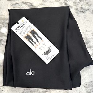 Black Alo Yoga 7/8 High-Waist Airlift Legging in Medium